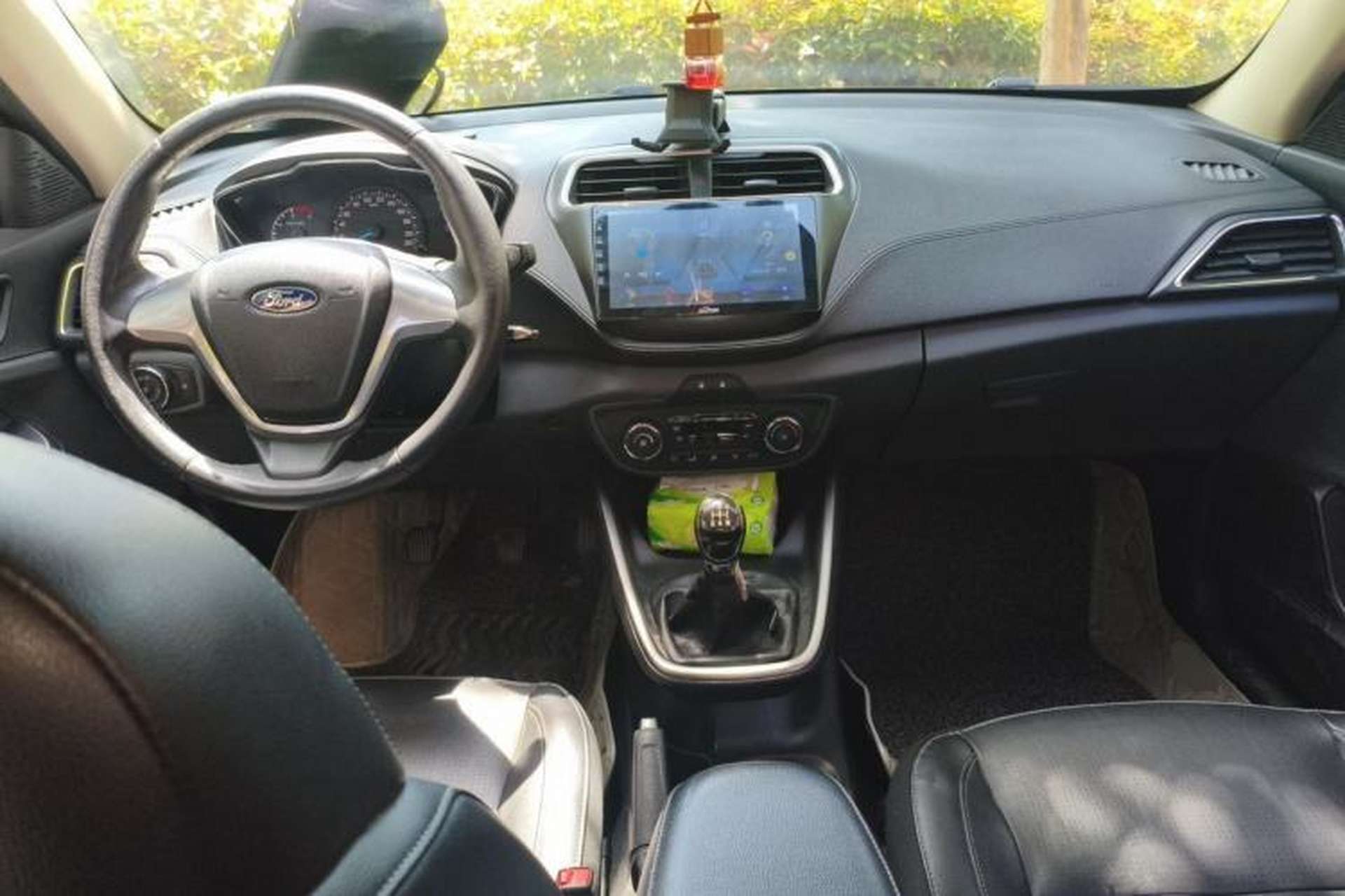 Used Ford Escort 2015 1.5L Manual Fashion Edition Center Console