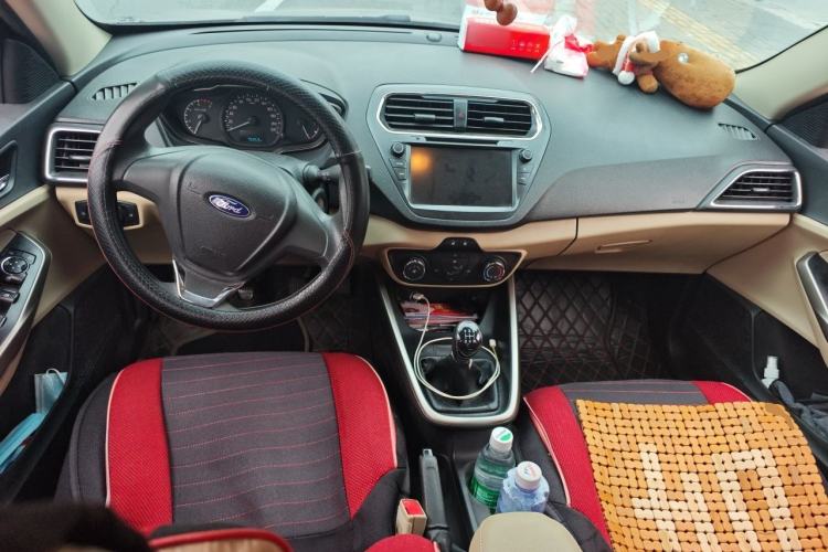 Used Ford Escort 2015 1.5L Manual Comfort Model Center Console