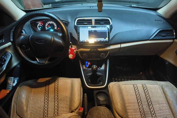 Used Ford Escort 2015 1.5L Manual Comfort Model Center Console