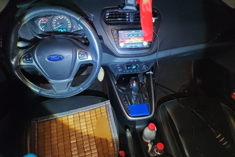 Used Ford Escort 2015 1.5L Automatic Fashion Model Center Console