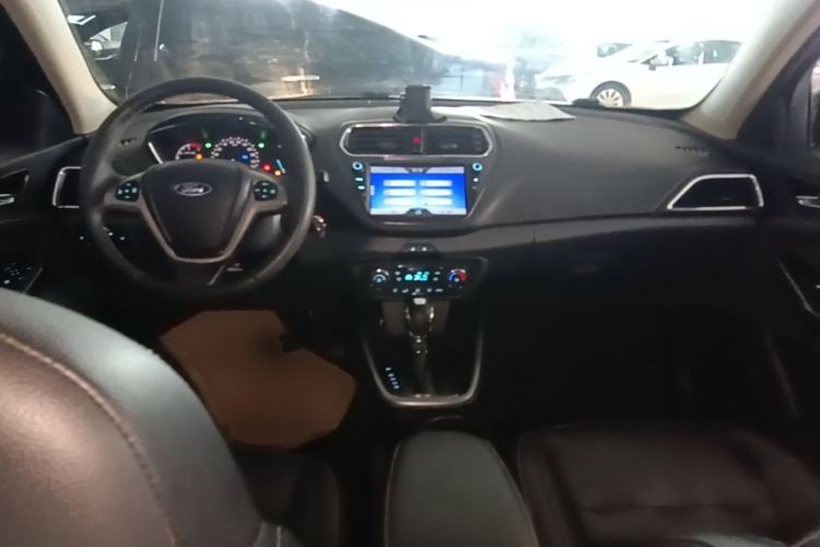 Used Ford Escort 2015 1.5L Automatic Fashion Model Center Console