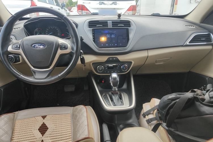Used Ford Escort 2015 1.5L Automatic Fashion Model Center Console