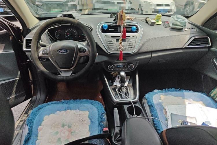 Used Ford Escort 2015 1.5L Automatic Fashion Model Center Console