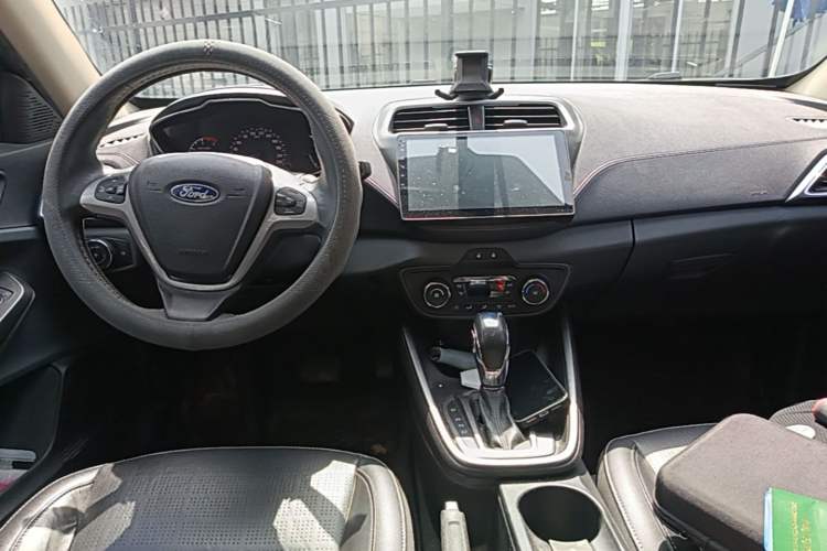 Used Ford Escort 2015 1.5L Automatic Fashion Model Center Console