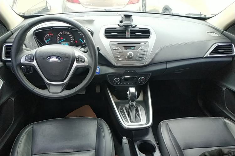 Used Ford Escort 2015 1.5L Automatic Fashion Model Center Console