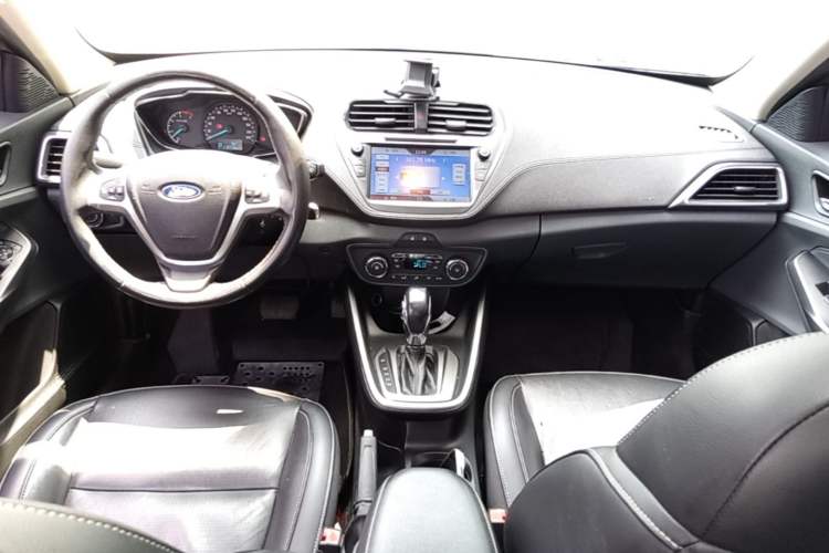 Used Ford Escort 2015 1.5L Automatic Fashion Model Center Console