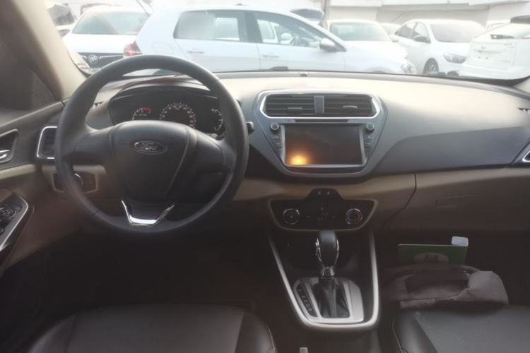 Used Ford Escort 2015 1.5L Automatic Comfort Edition Center Console