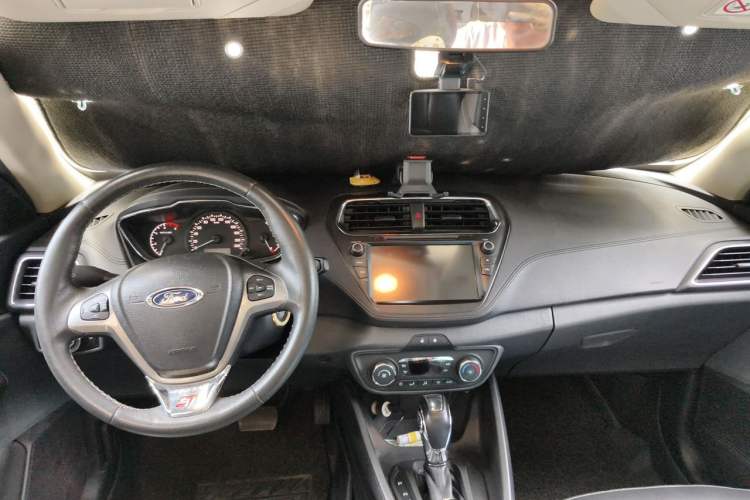 Used Ford Escort 2015 1.5L Automatic Fashion Model Center Console