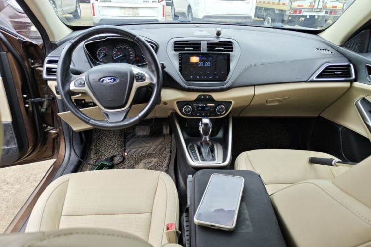 Used Ford Escort 2015 1.5L Automatic Fashion Model Center Console