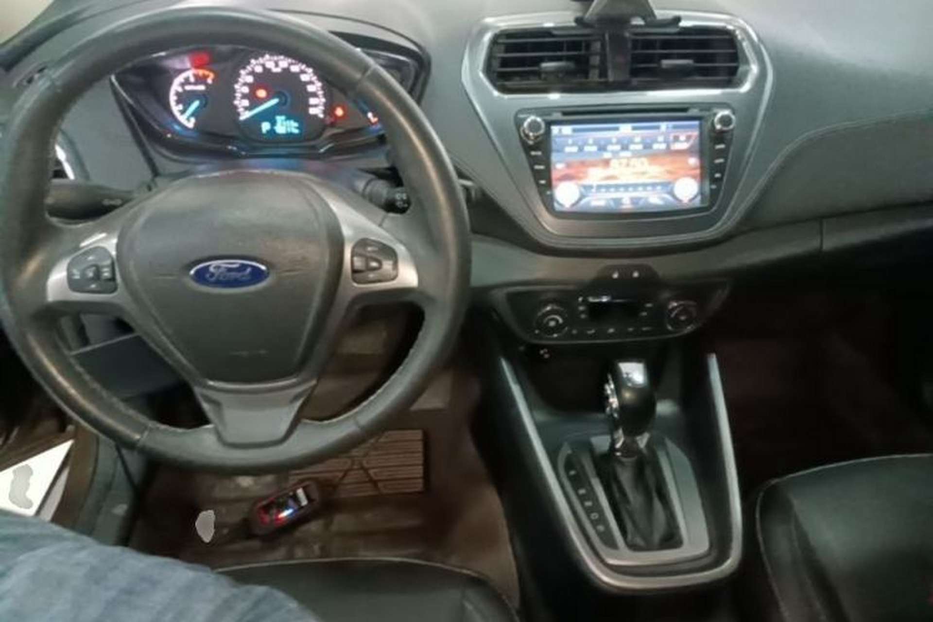 Used Ford Escort 2015 1.5L Automatic Comfort Edition Center Console