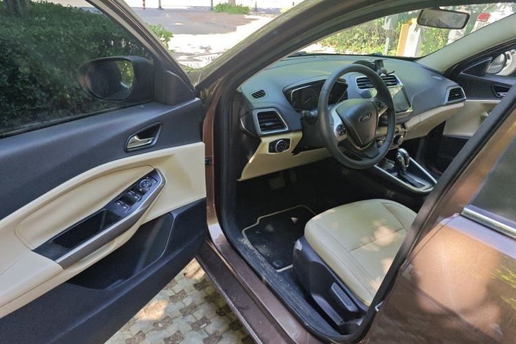 Used Ford Escort 2015 1.5L Automatic Fashion Model Driver Seat