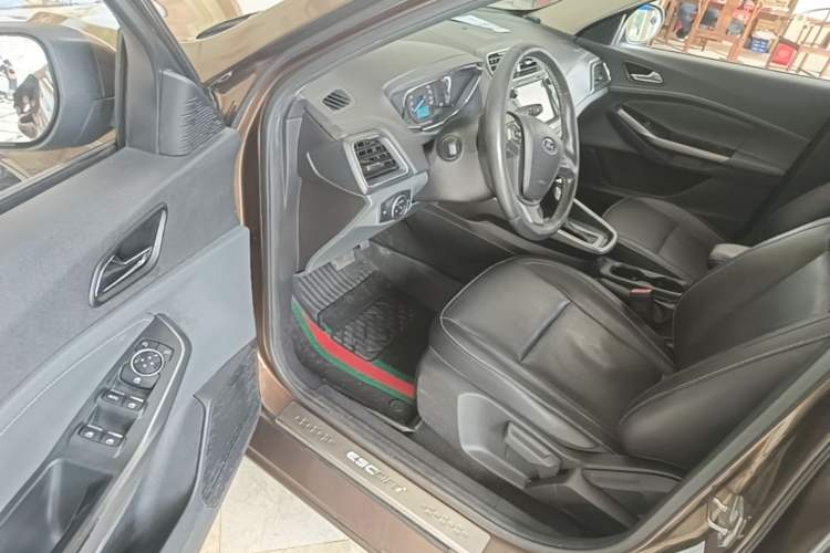 Used Ford Escort 2015 1.5L Automatic Fashion Model Driver Seat