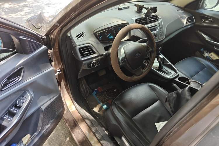 Used Ford Escort 2015 1.5L Automatic Fashion Model Driver Seat