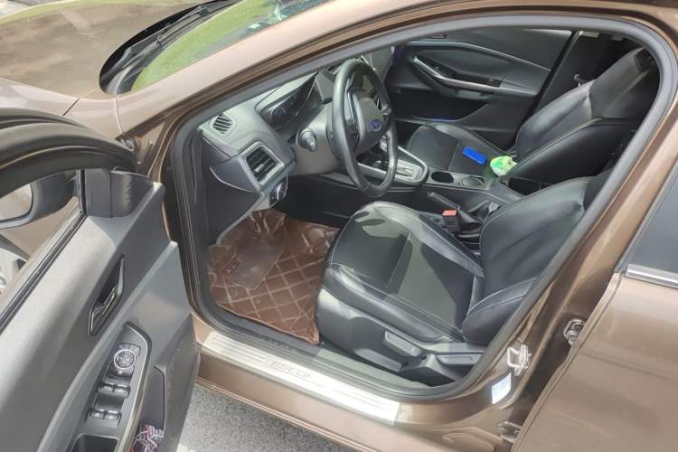 Used Ford Escort 2015 1.5L Automatic Fashion Model Driver Seat