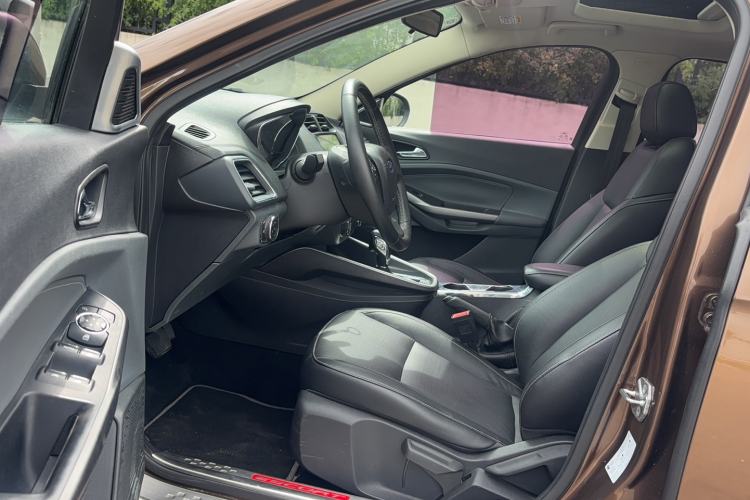 Used Ford Escort 2015 1.5L Automatic Fashion Model Driver Seat