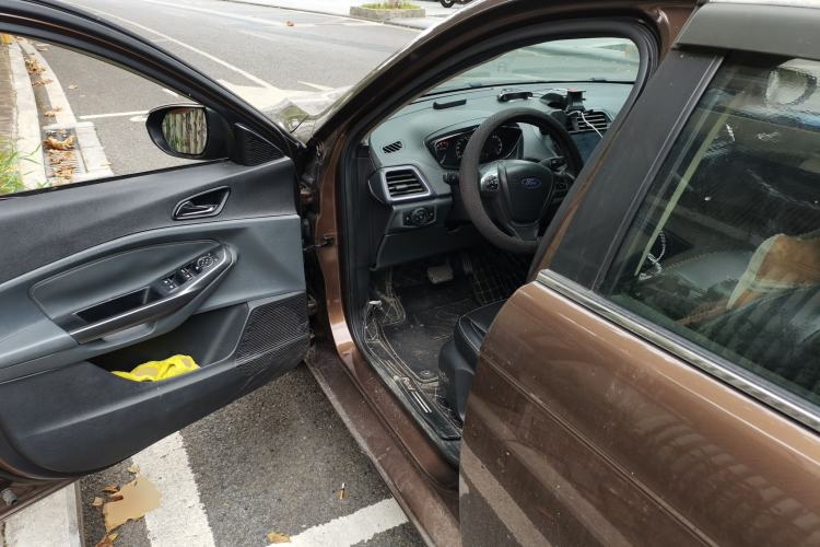 Used Ford Escort 2015 1.5L Automatic Fashion Model Driver Seat