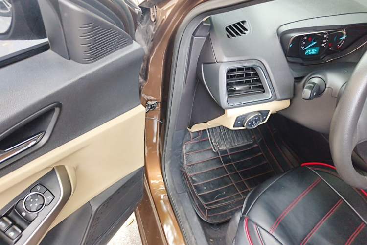 Used Ford Escort 2015 1.5L Automatic Comfort Edition Driver Seat