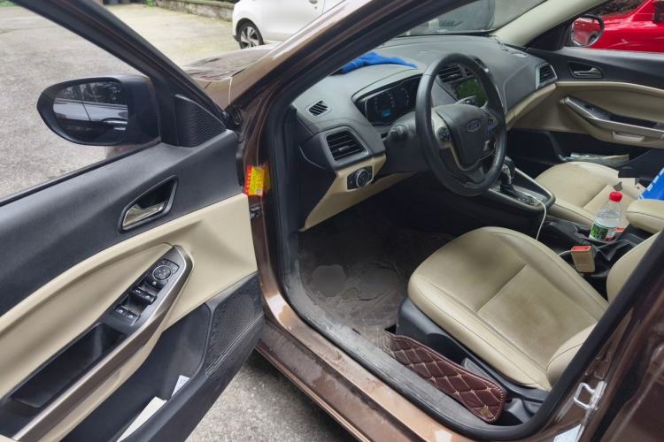 Used Ford Escort 2015 1.5L Automatic Fashion Model Driver Seat