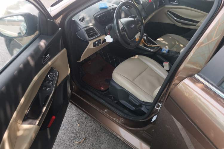 Used Ford Escort 2015 1.5L Automatic Fashion Model Driver Seat