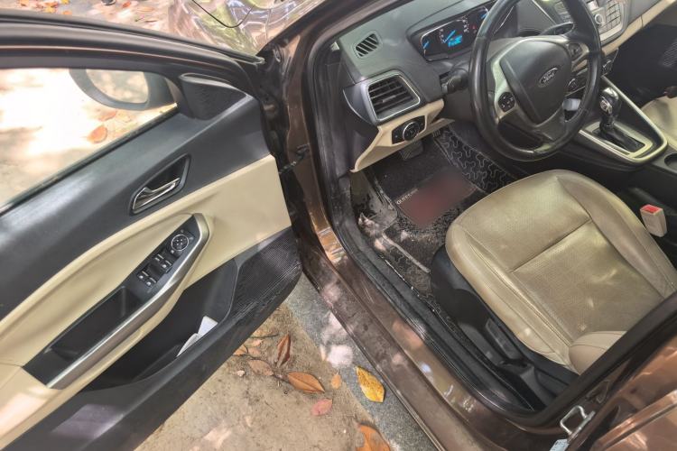 Used Ford Escort 2015 1.5L Automatic Fashion Model Driver Seat