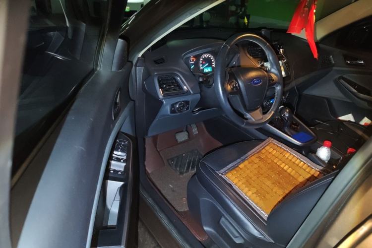 Used Ford Escort 2015 1.5L Automatic Fashion Model Driver Seat