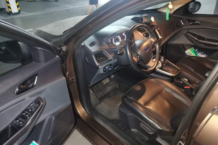 Used Ford Escort 2015 1.5L Automatic Fashion Model Driver Seat