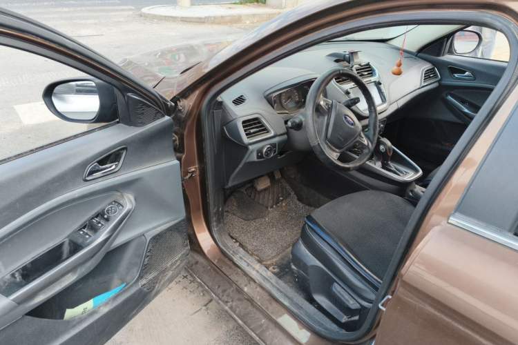 Used Ford Escort 2015 1.5L Automatic Fashion Model Driver Seat