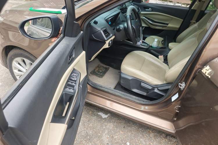 Used Ford Escort 2015 1.5L Automatic Fashion Model Driver Seat