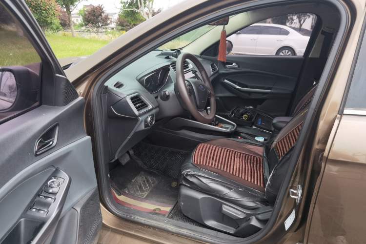 Used Ford Escort 2015 1.5L Automatic Fashion Model Driver Seat