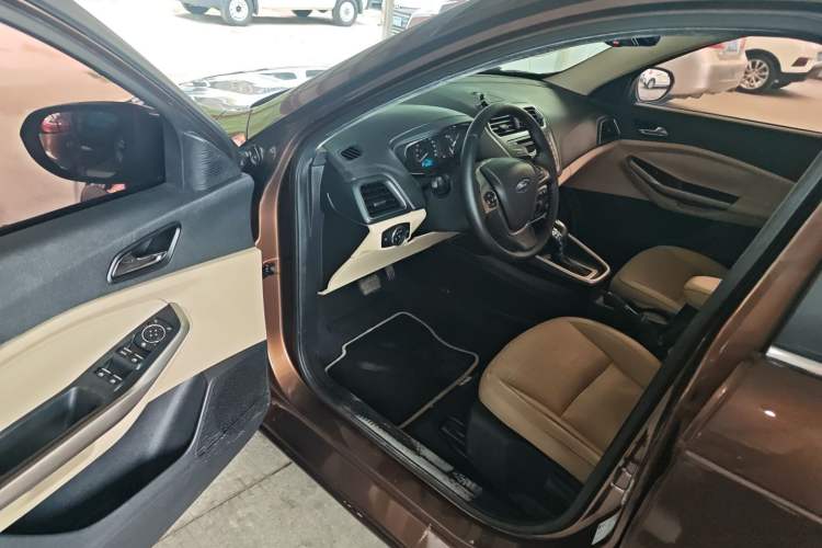 Used Ford Escort 2015 1.5L Automatic Fashion Model Driver Seat