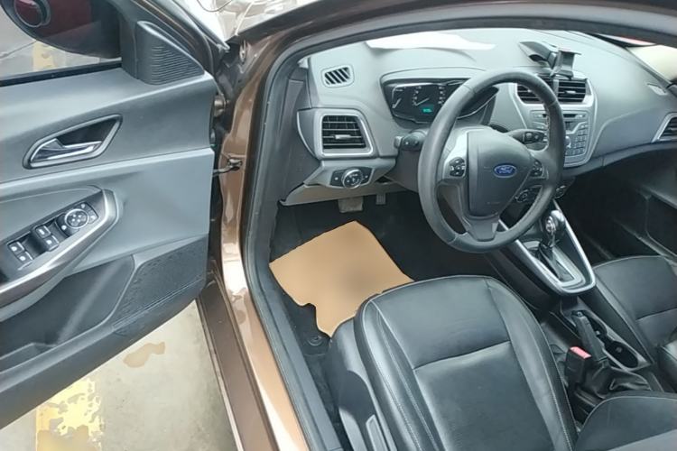 Used Ford Escort 2015 1.5L Automatic Fashion Model Driver Seat