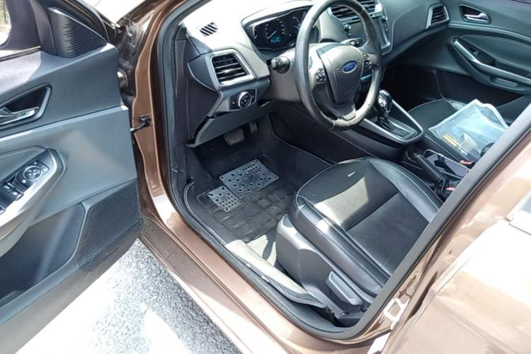 Used Ford Escort 2015 1.5L Automatic Fashion Model Driver Seat