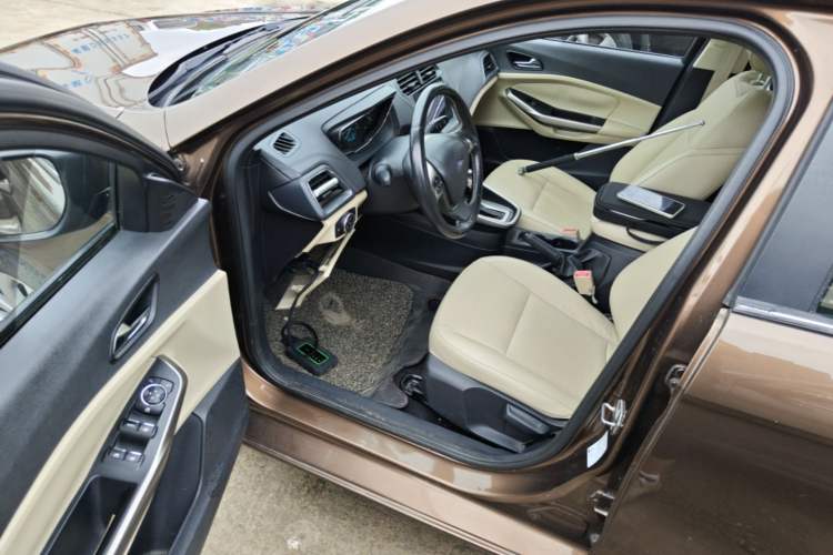 Used Ford Escort 2015 1.5L Automatic Fashion Model Driver Seat