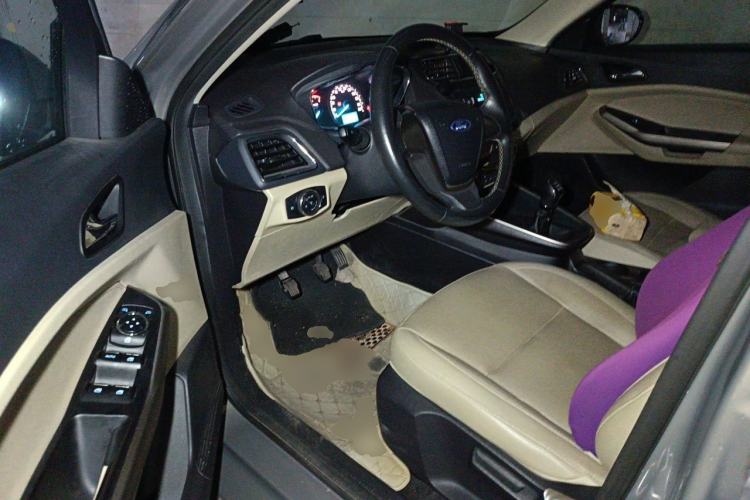 Used Ford Escort 2015 1.5L Manual Fashion Edition Driver Seat