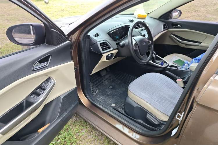 Used Ford Escort 2015 1.5L Automatic Fashion Model Driver Seat