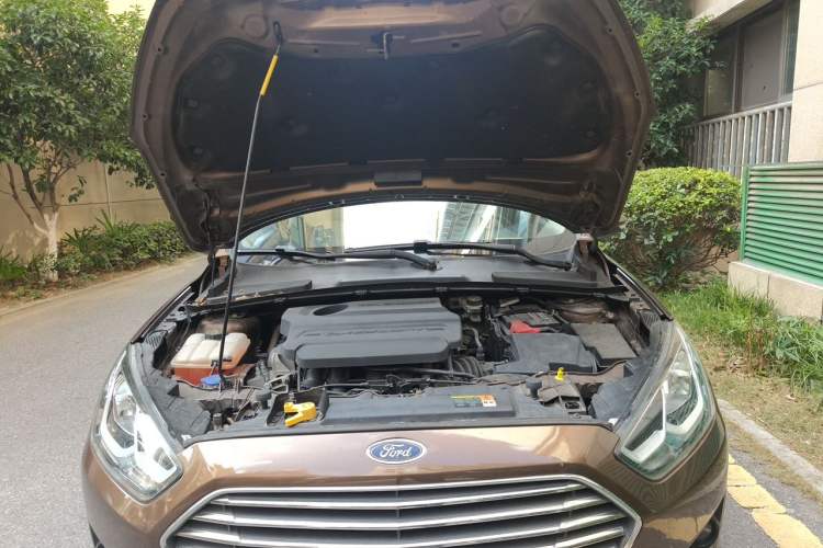 Used Ford Escort 2015 1.5L Manual Fashion Edition Engine Bay