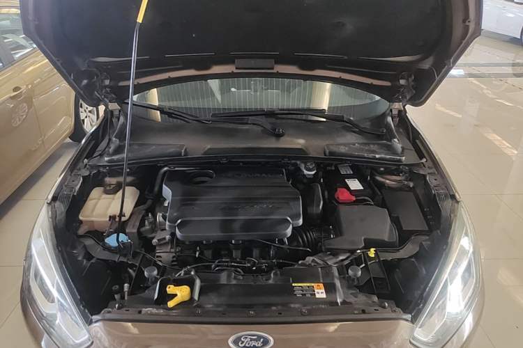 Used Ford Escort 2015 1.5L Automatic Fashion Model Engine Bay