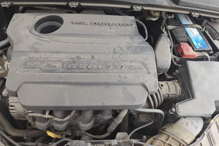 Used Ford Escort 2015 1.5L Automatic Fashion Model Engine Bay