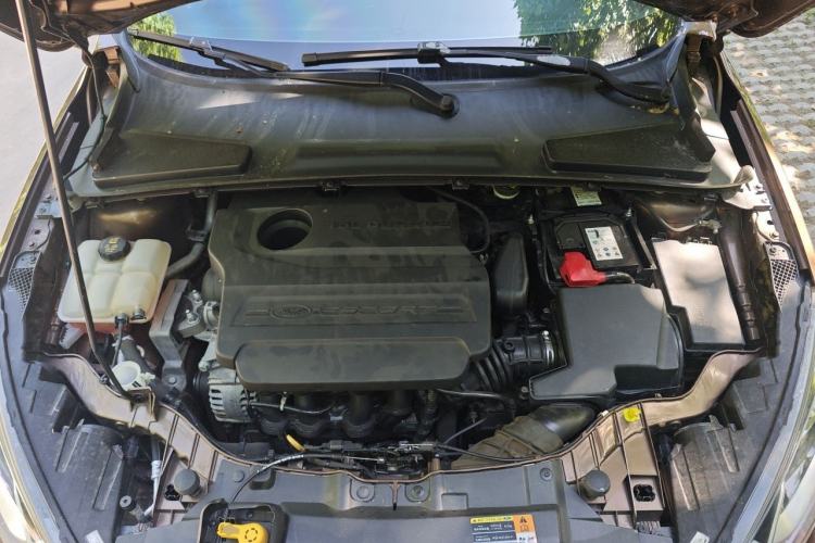 Used Ford Escort 2015 1.5L Automatic Fashion Model Engine Bay
