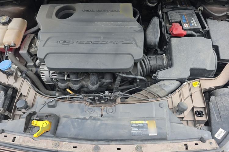 Used Ford Escort 2015 1.5L Automatic Comfort Edition Engine Bay