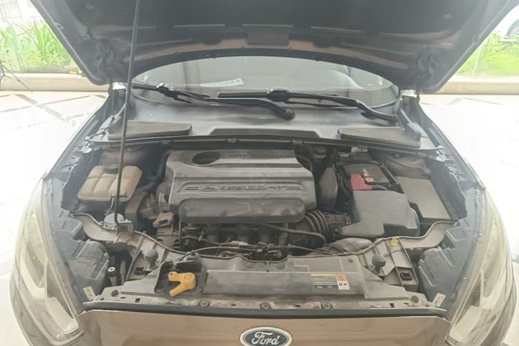 Used Ford Escort 2015 1.5L Automatic Fashion Model Engine Bay