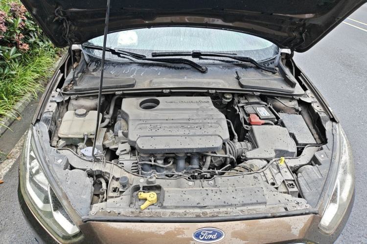 Used Ford Escort 2015 1.5L Manual Fashion Edition Engine Bay