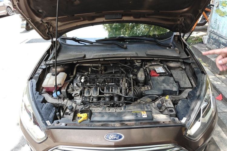 Used Ford Escort 2015 1.5L Automatic Fashion Model Engine Bay