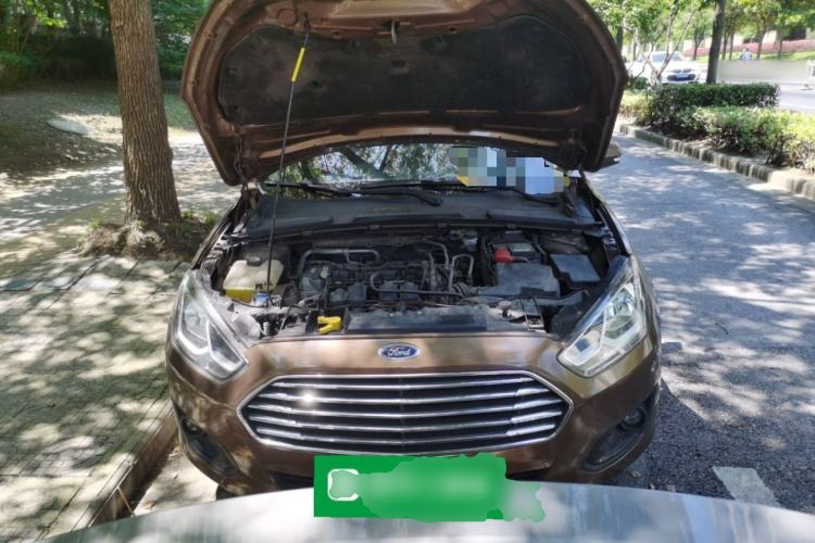 Used Ford Escort 2015 1.5L Manual Comfort Model Engine Bay