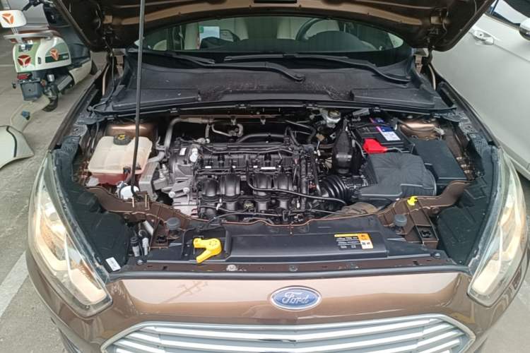 Used Ford Escort 2015 1.5L Automatic Comfort Edition Engine Bay