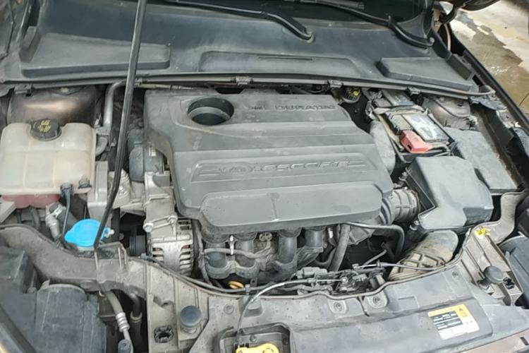 Used Ford Escort 2015 1.5L Automatic Fashion Model Engine Bay