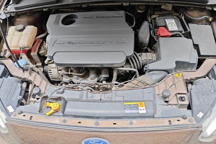 Used Ford Escort 2015 1.5L Automatic Fashion Model Engine Bay