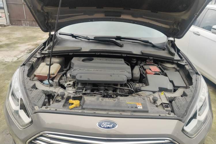 Used Ford Escort 2015 1.5L Automatic Comfort Edition Engine Bay