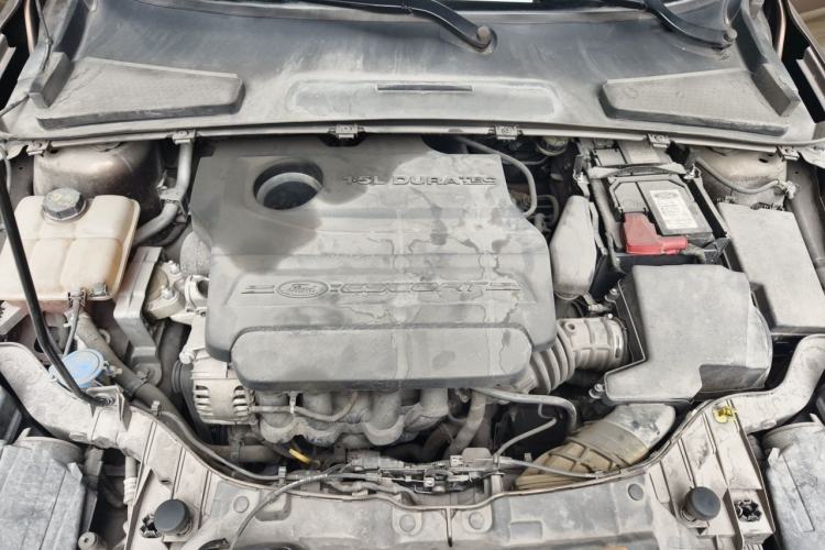 Used Ford Escort 2015 1.5L Automatic Fashion Model Engine Bay