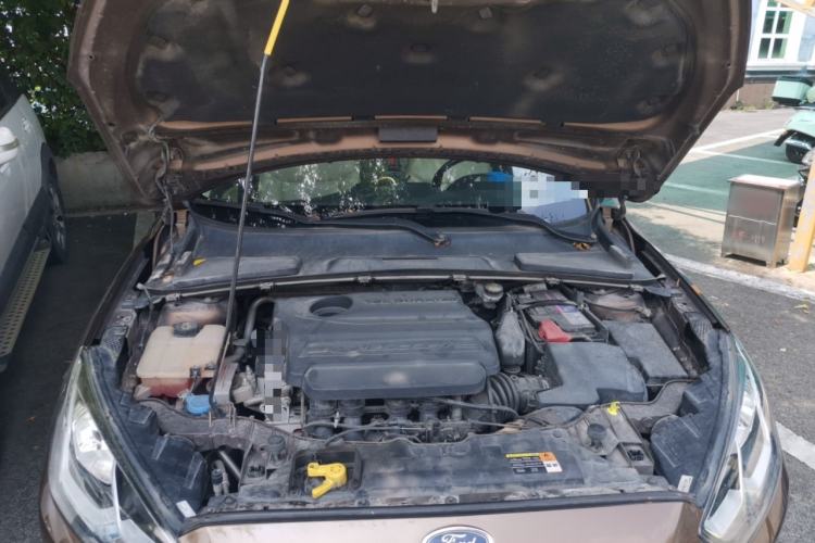 Used Ford Escort 2015 1.5L Automatic Fashion Model Engine Bay